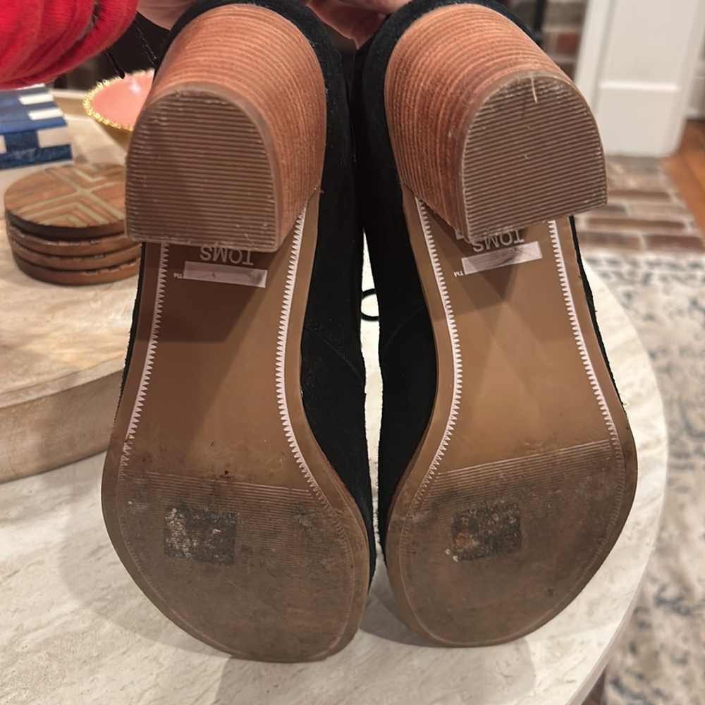 Tom’s Booties - Picture 4 of 5